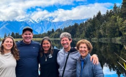 guide rach and guests at lake matheson