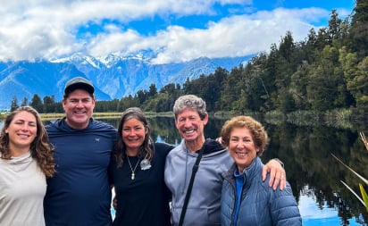 guide rach and guests at lake matheson